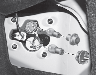 4.Remove the socket from the assembly by turning the socket counterclockwise
